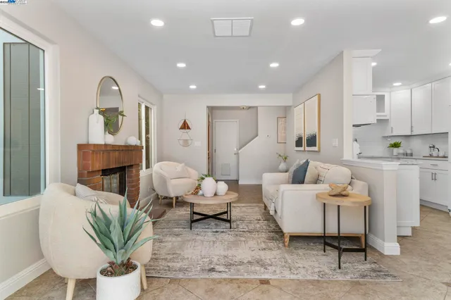 $995,000 | 215 Mavis Drive, Pleasanton, CA 94566