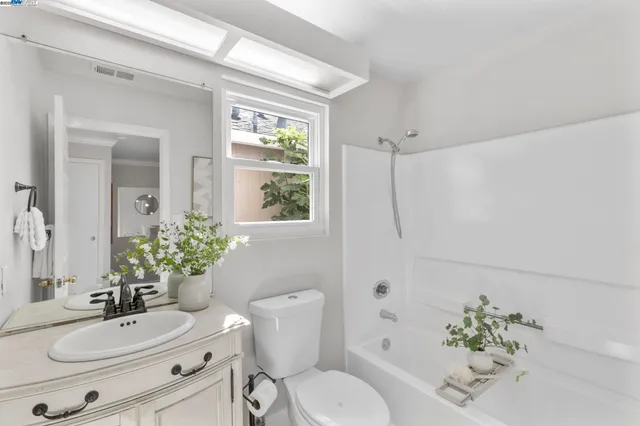 $995,000 | 215 Mavis Drive, Pleasanton, CA 94566