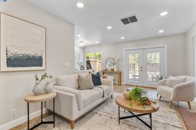 $995,000 | 215 Mavis Drive, Pleasanton, CA 94566