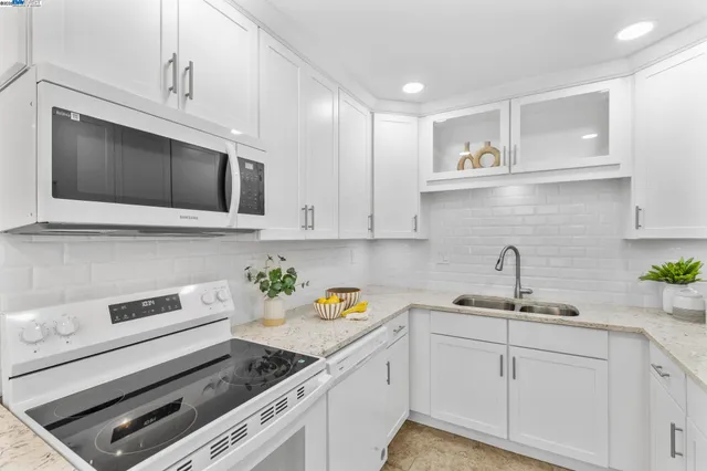 $995,000 | 215 Mavis Drive, Pleasanton, CA 94566