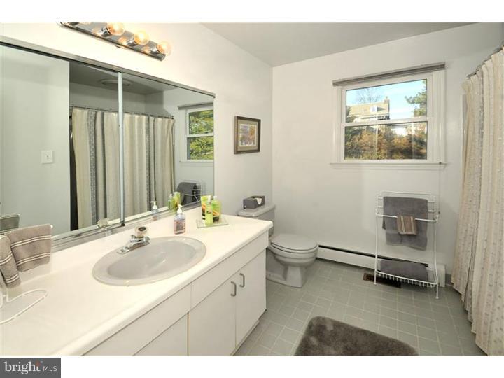 1536 Noble Road Jenkintown, PA 19046 - Photo 18 of 25 Bathroom
