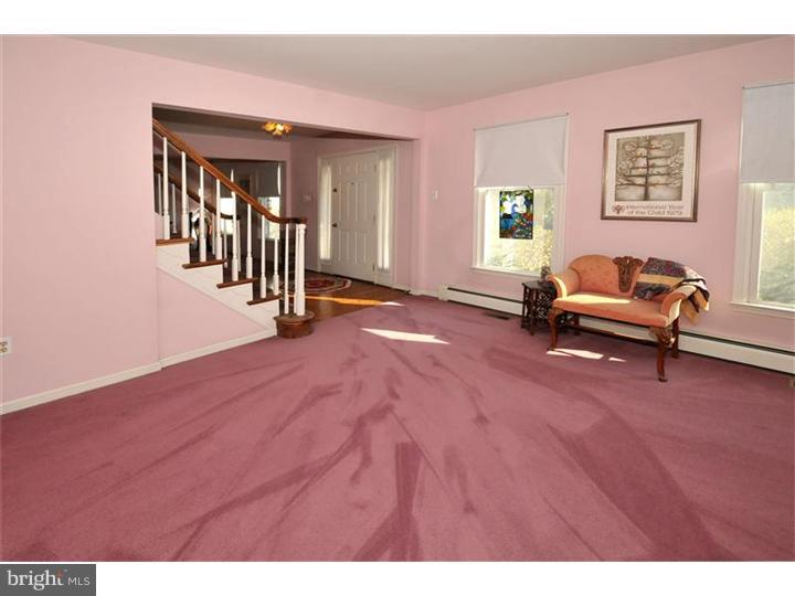 1536 Noble Road Jenkintown, PA 19046 - Photo 4 of 25 Living Room