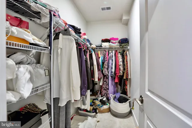 $3,500 | 43330 Farringdon Square, Broadlands, VA 20148