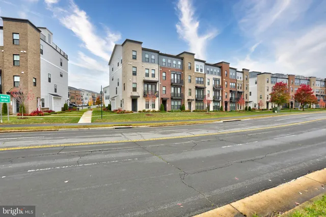 $3,500 | 43330 Farringdon Square, Broadlands, VA 20148