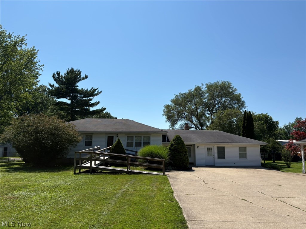 2140 Claus Road Vermilion, OH 44089 - Photo 1 of 50 Front of home