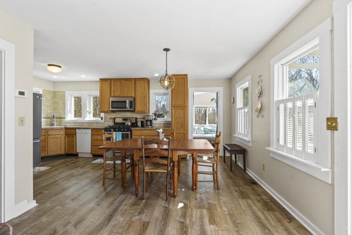 642 Ocean Point Road East Boothbay, ME 04544 - Photo 10 of 36 11