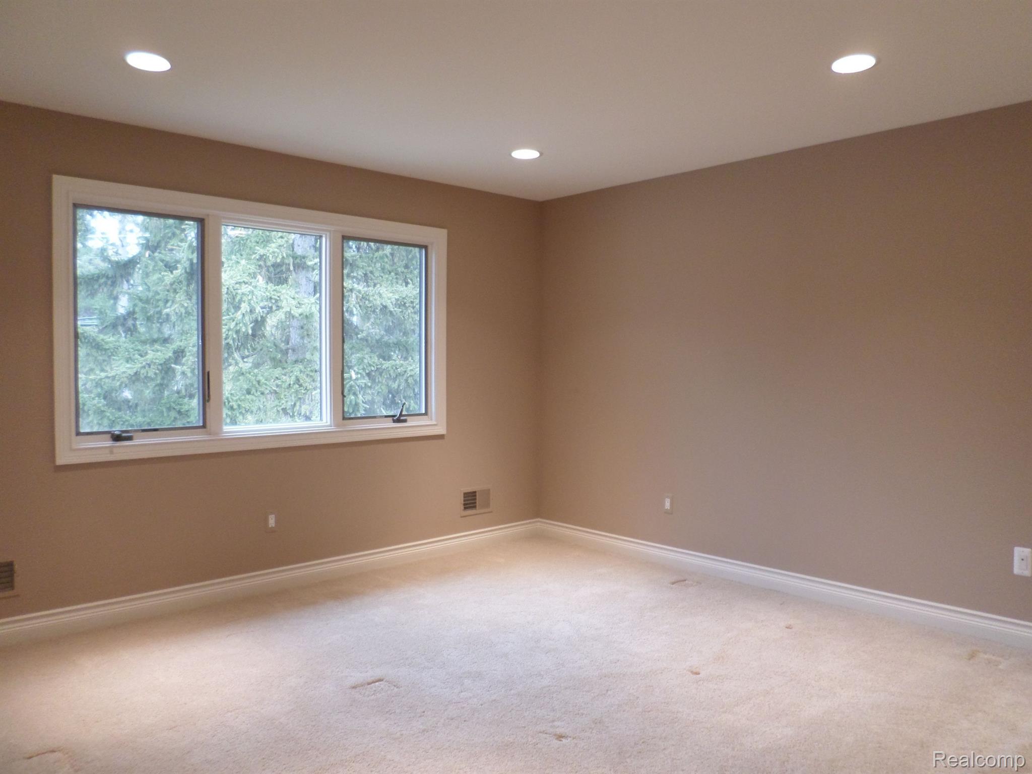 17515 Millar Road Clinton Township, MI 48036 - Photo 39 of 72 Upstairs Bed 1