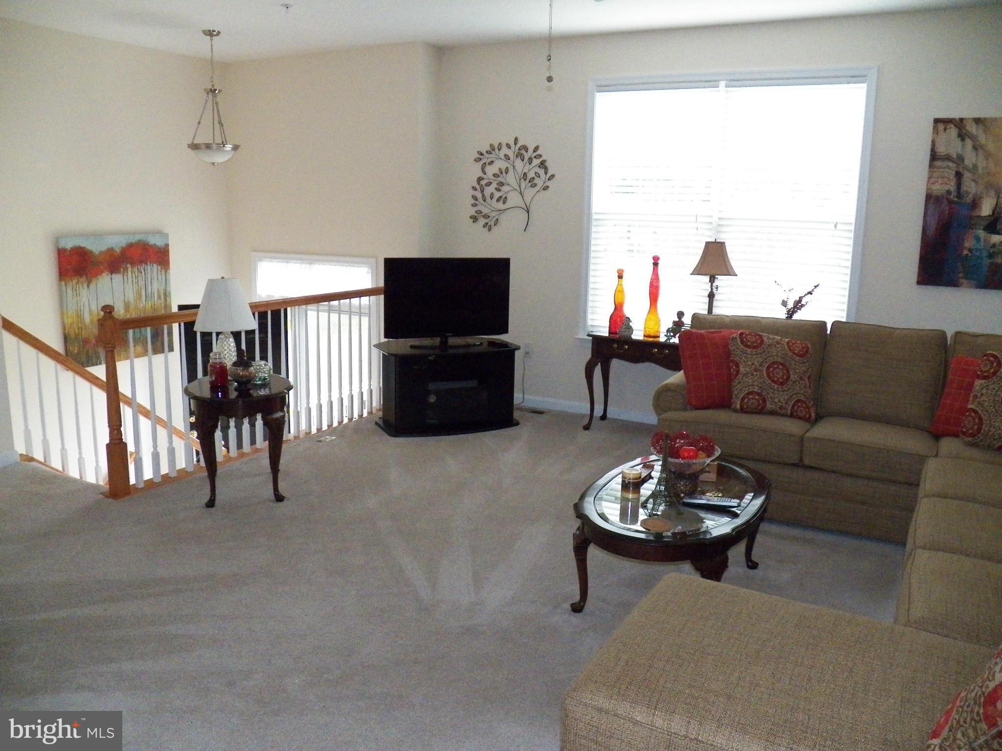 9700 Dyson Road Brandywine, MD 20613 - Photo 3 of 27 Living Room