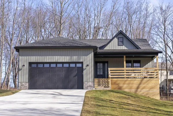 $440,000 | 58 Westmoreland Court, Howard, OH 43028