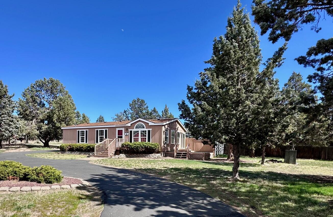 9065 Southwest Panorama Road Terrebonne, OR 97760 - Photo 1 of 17 Gallery Image 1