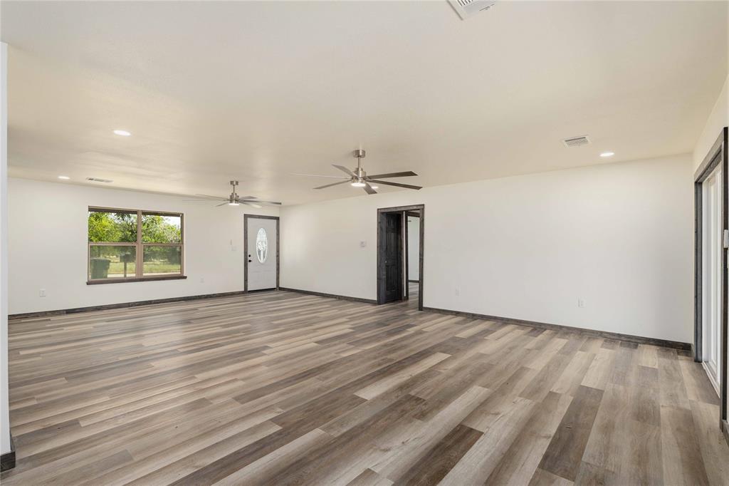 809 West Liveoak Street Coleman, TX 76834 - Photo 7 of 34