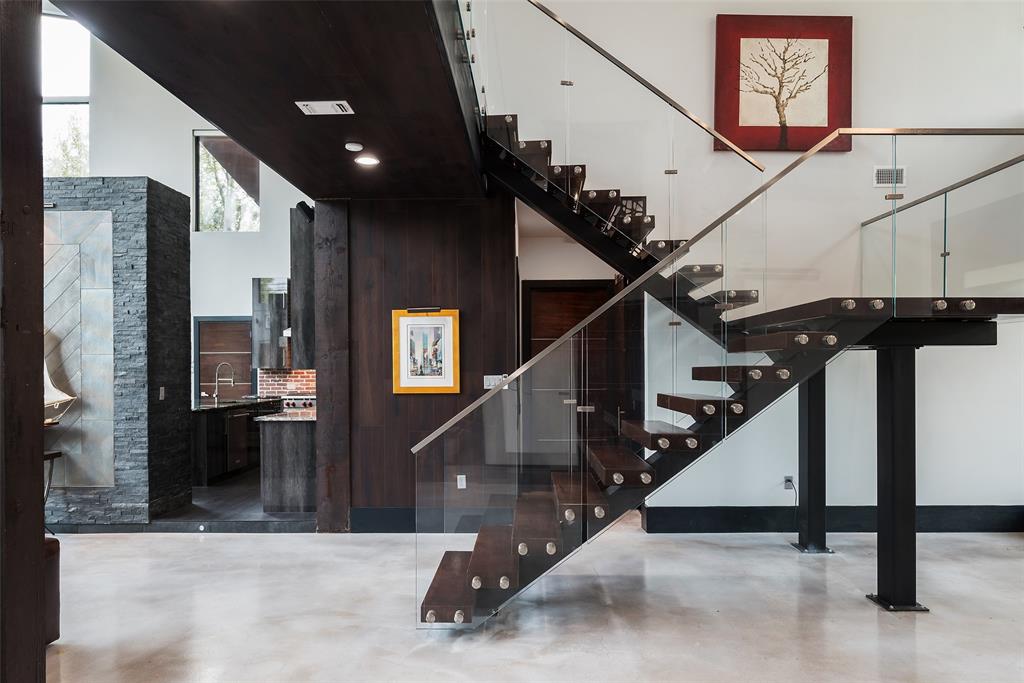 6766 Northaven Road Dallas, TX 75230 - Photo 6 of 40 a view of entryway and hall