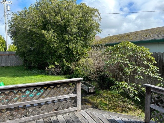 636 Laurel Street Florence, OR 97439 - Photo 19 of 21 a view of a wooden deck