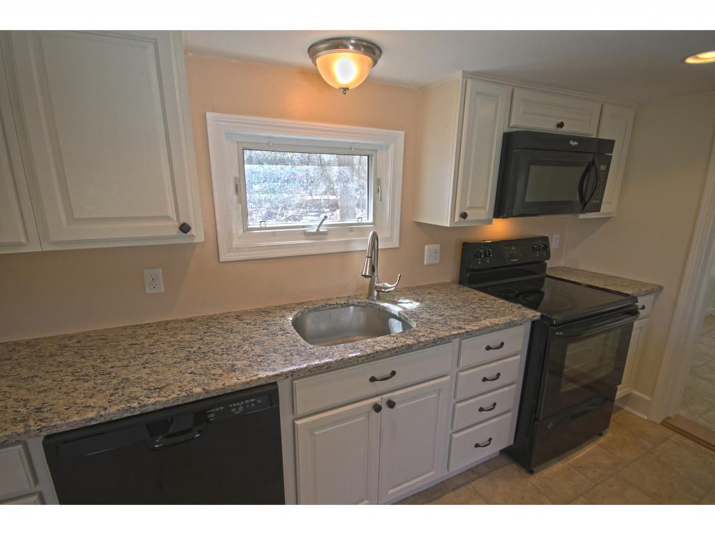 129 North Lowell Road Windham, NH 03087 - Photo 14 of 36