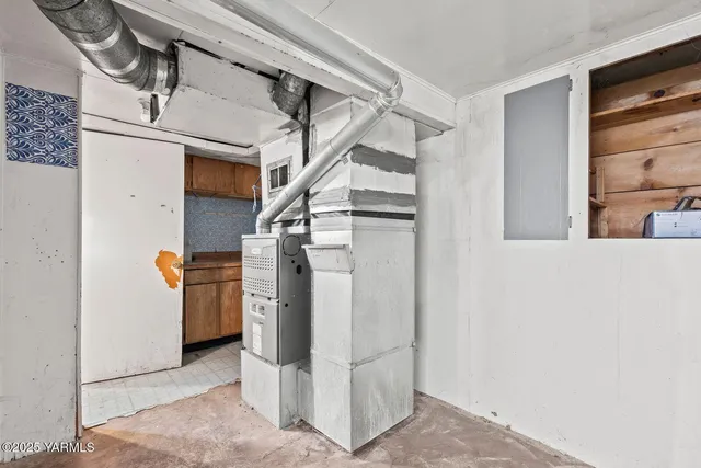 a view of a bathroom