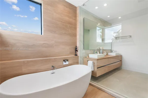 $55,000 | 1960 Northeast 197th Terrace, Miami, FL 33179