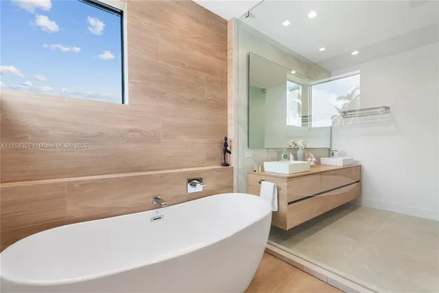 $55,000 | 1960 Northeast 197th Terrace, Miami, FL 33179