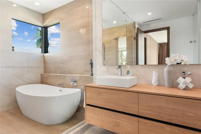 $55,000 | 1960 Northeast 197th Terrace, Miami, FL 33179