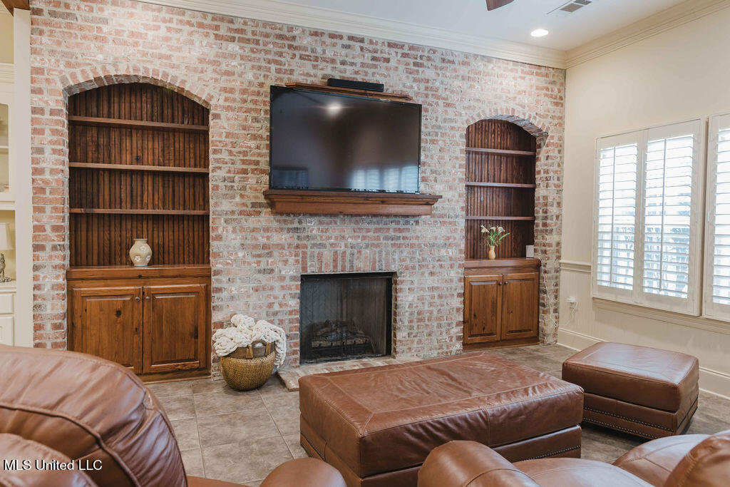 108 Timber Drive Madison, MS 39110 - Photo 14 of 43 Keeping/Hearth Room