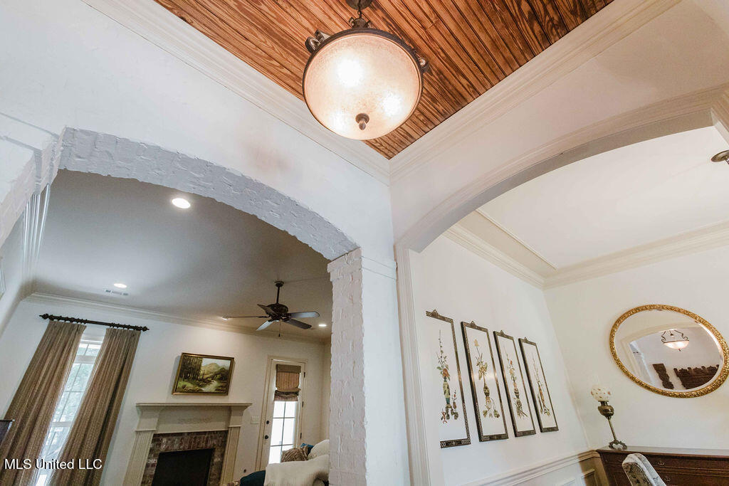 108 Timber Drive Madison, MS 39110 - Photo 4 of 43 Foyer