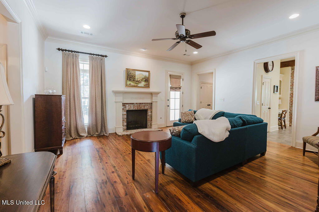 108 Timber Drive Madison, MS 39110 - Photo 8 of 43 Living Room
