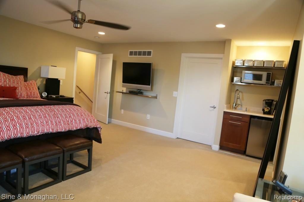 45 Amherst Road Pleasant Ridge, MI 48069 - Photo 15 of 22 IMG_9231.jpg