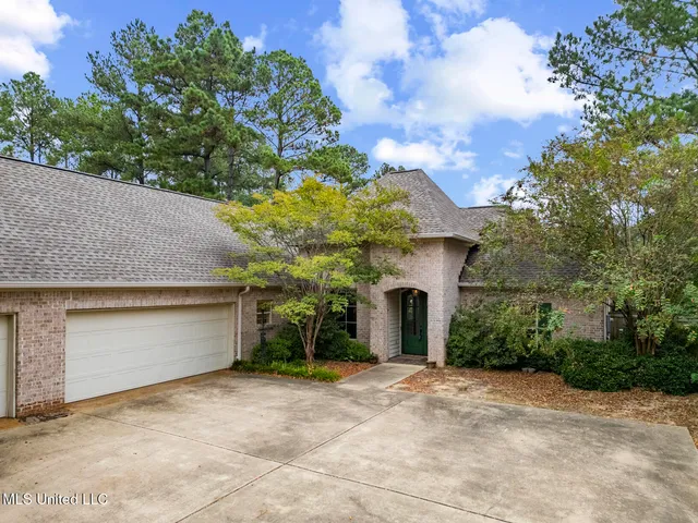 $425,000 | 126 Grayhawk Parkway, Madison, MS 39110