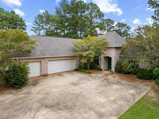 $425,000 | 126 Grayhawk Parkway, Madison, MS 39110