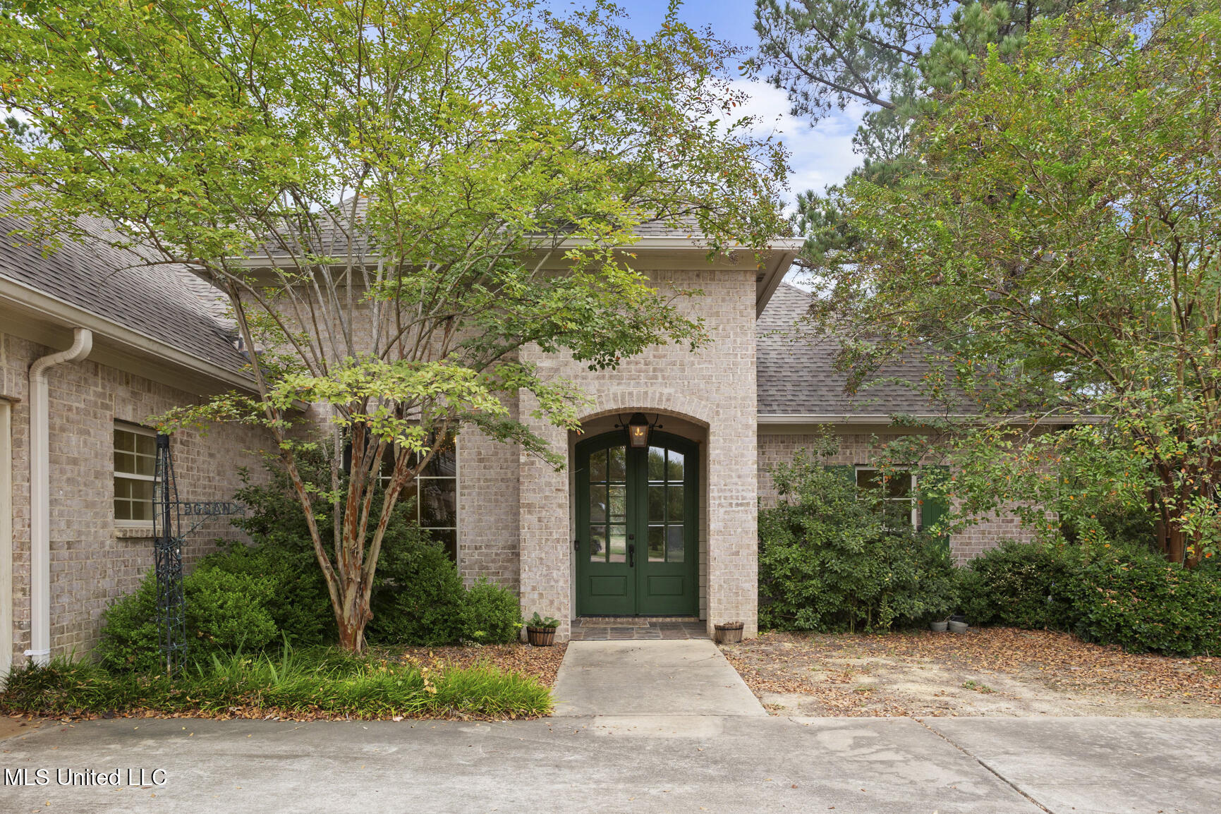 126 Grayhawk Parkway Madison, MS 39110 - Photo 3 of 50 126 Grayhawk pkwy-4