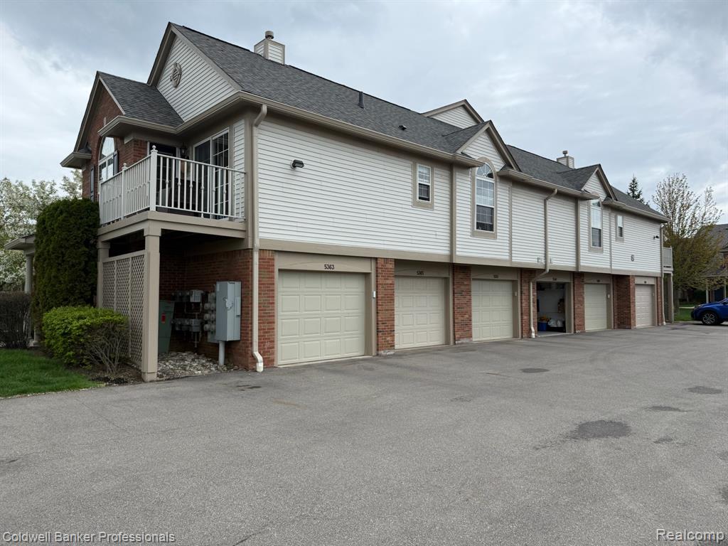5349 Brookemonte Circle Rochester, MI 48306 - Photo 41 of 44