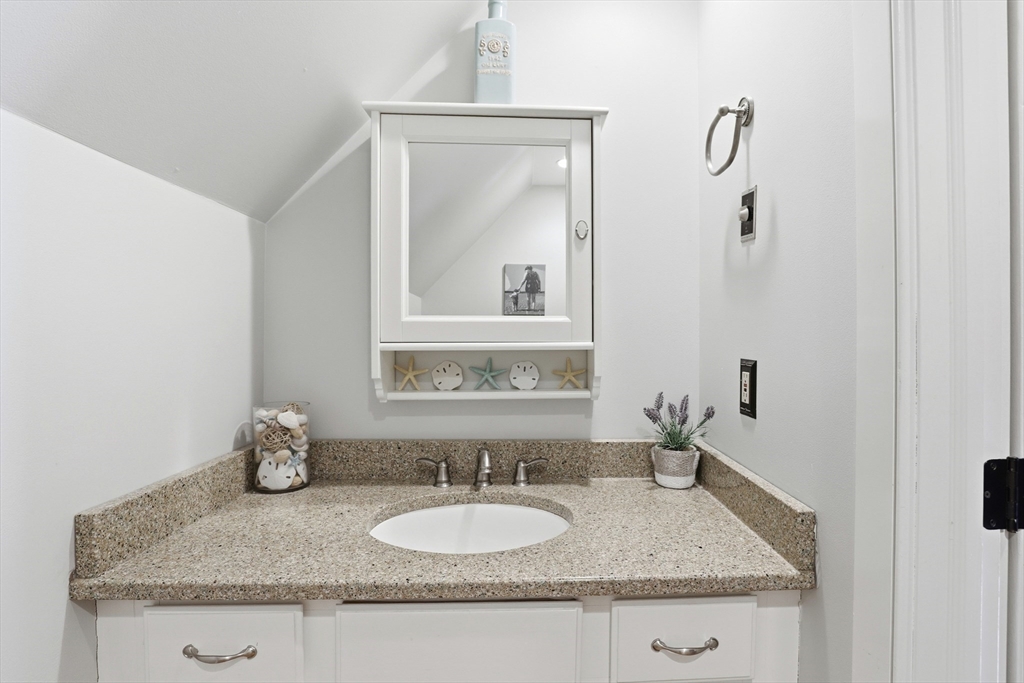 23 Live Oak Way Hanson, MA 02341 - Photo 18 of 31