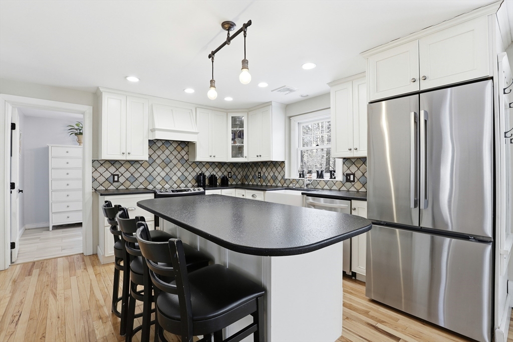 23 Live Oak Way Hanson, MA 02341 - Photo 7 of 31