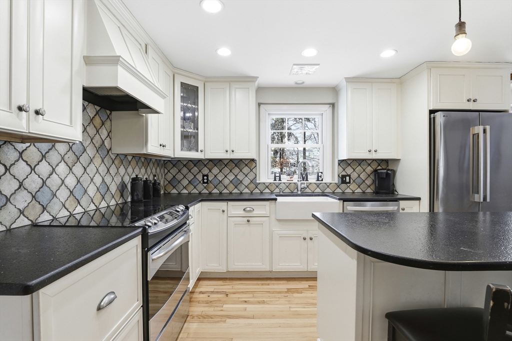 23 Live Oak Way Hanson, MA 02341 - Photo 8 of 31