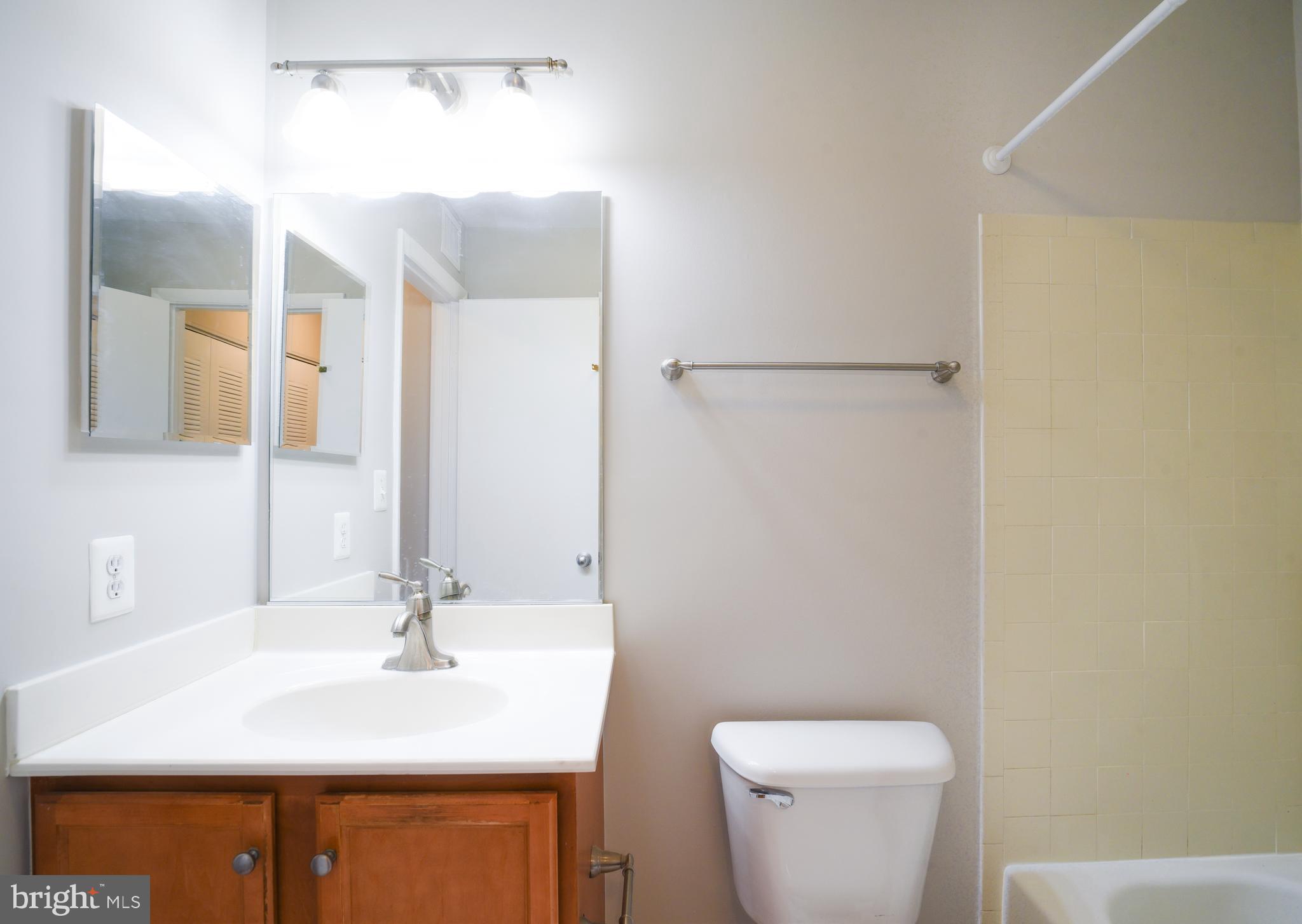11651 Chesterfield Court Reston, VA 20190 - Photo 12 of 27 Gallery Image 12