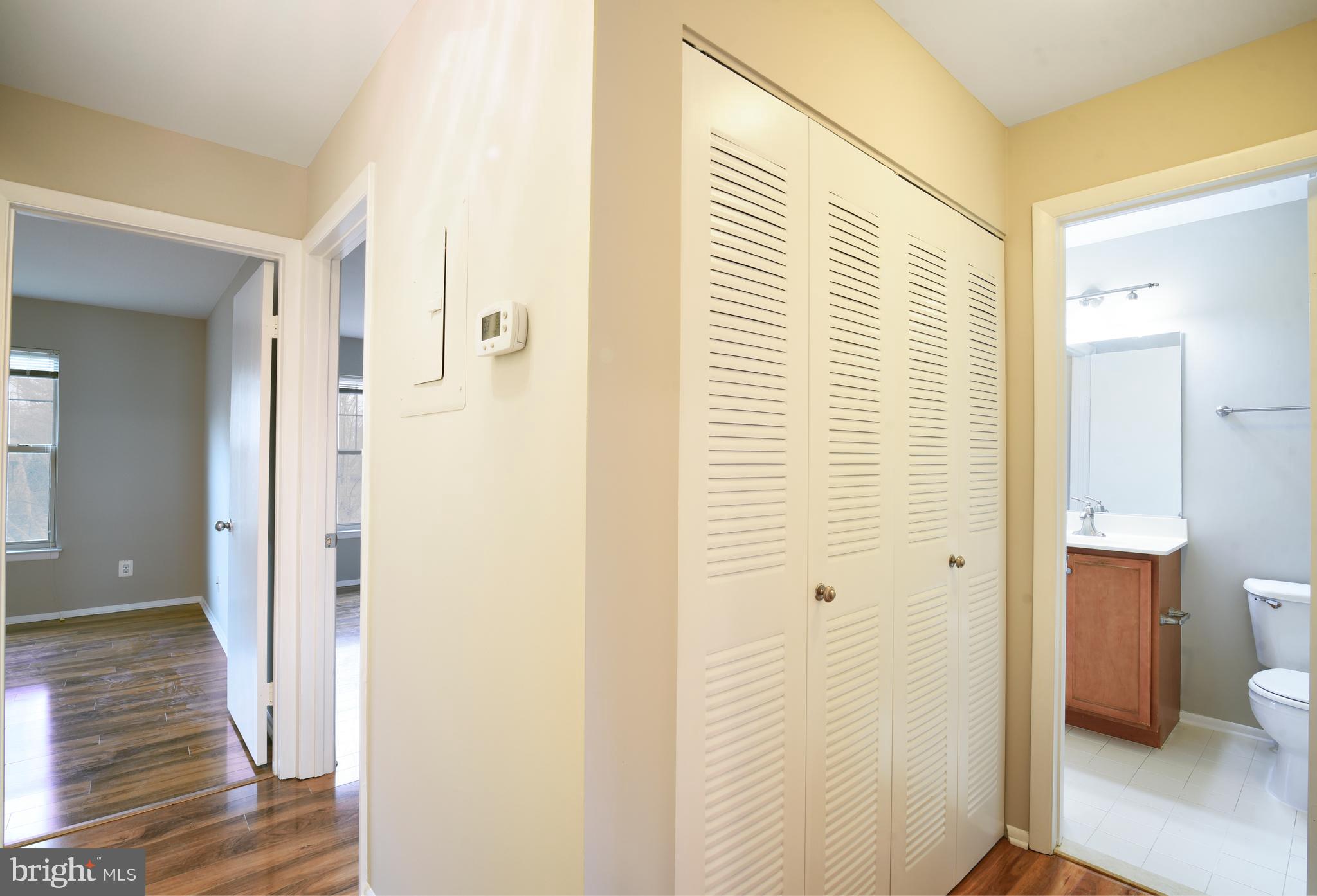 11651 Chesterfield Court Reston, VA 20190 - Photo 16 of 27 Gallery Image 16