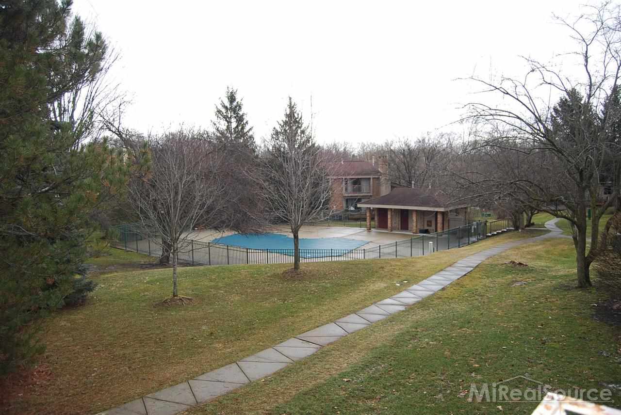 774 Oak Brook Ridge Drive Rochester, MI 48307 - Photo 16 of 16 31179539-15.JPG