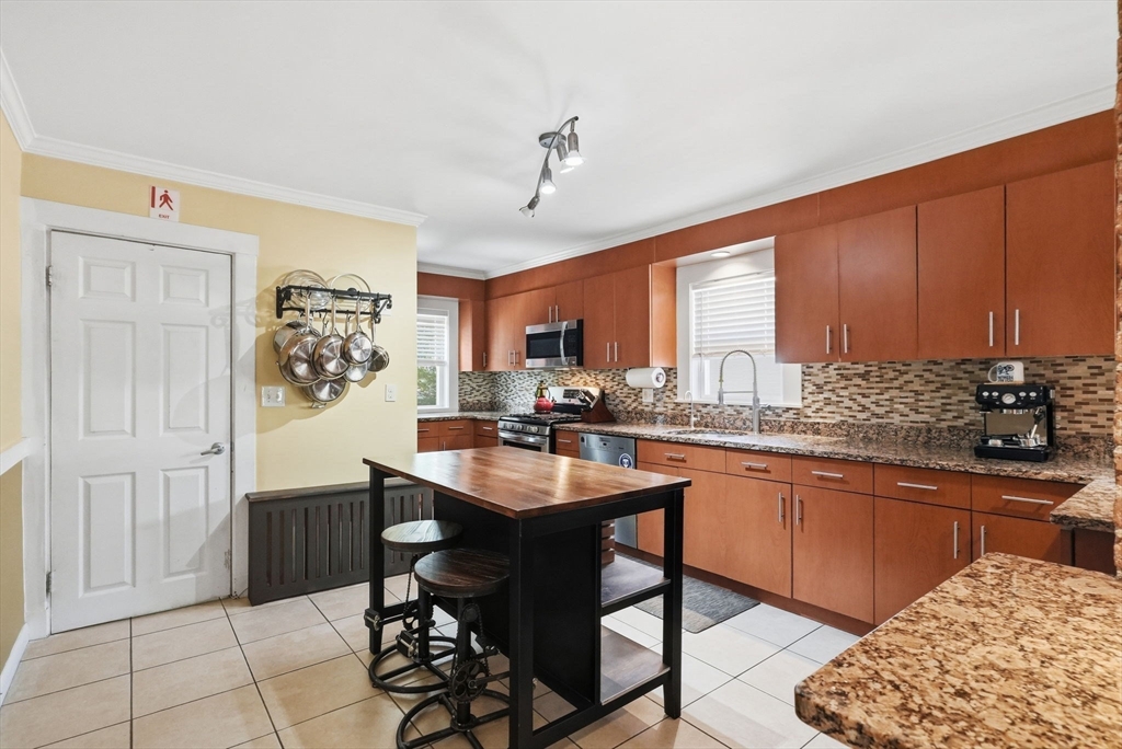 139 Sycamore Street, Unit 139 Belmont, MA 02478 - Photo 5 of 29