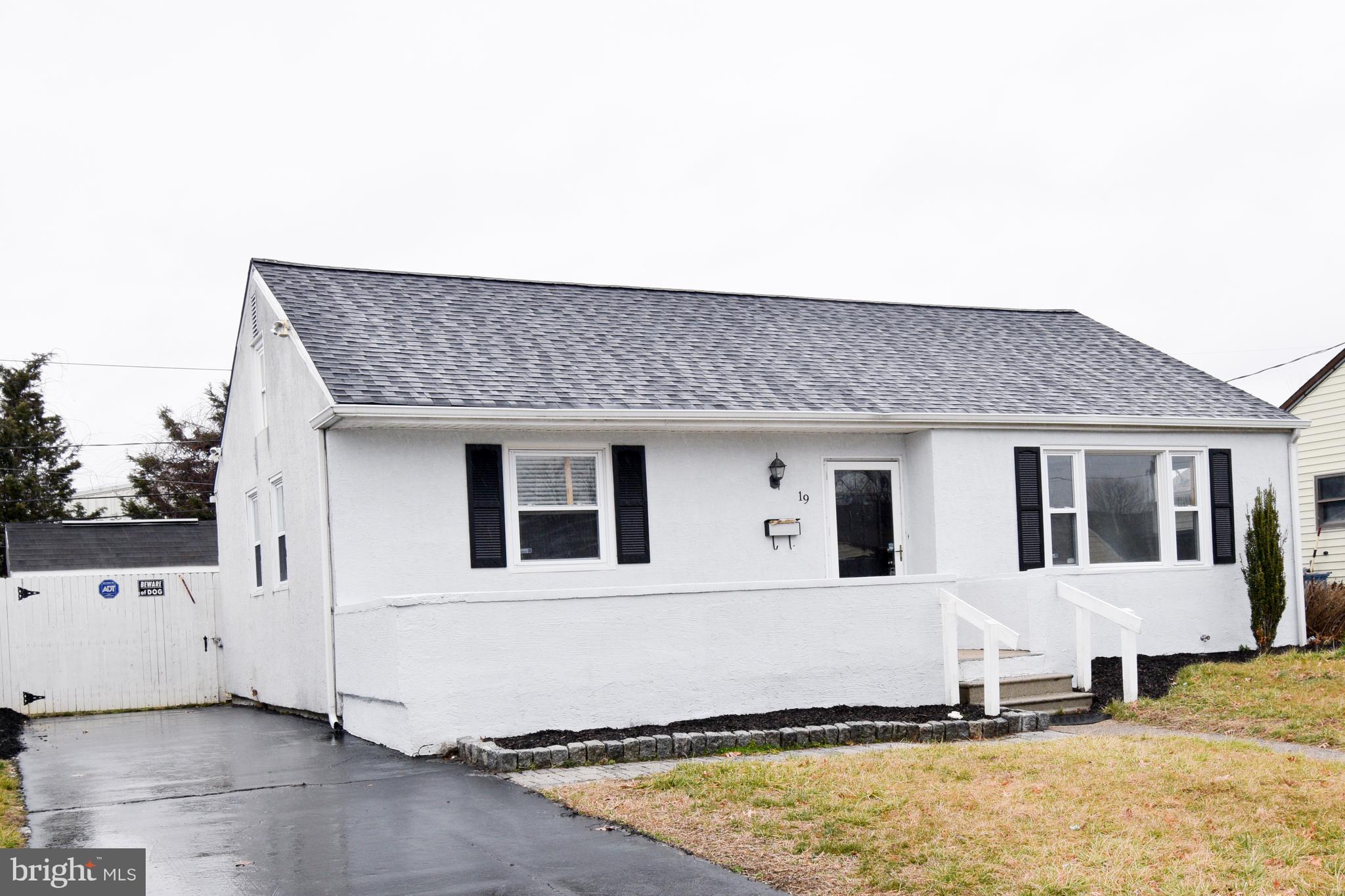 19 Paul Road New Castle, DE 19720 - Photo 2 of 15 Gallery Image 2