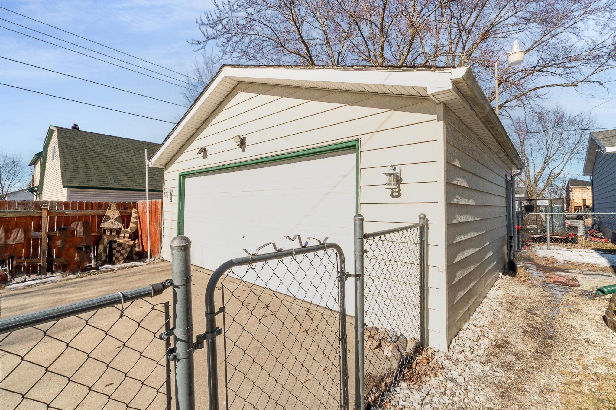 616 Marsac Street Bay City, MI 48708 - Photo 13 of 18 50165845-d86d8be0-0543-46ee-91ed-ddba3a576bc3.JPG