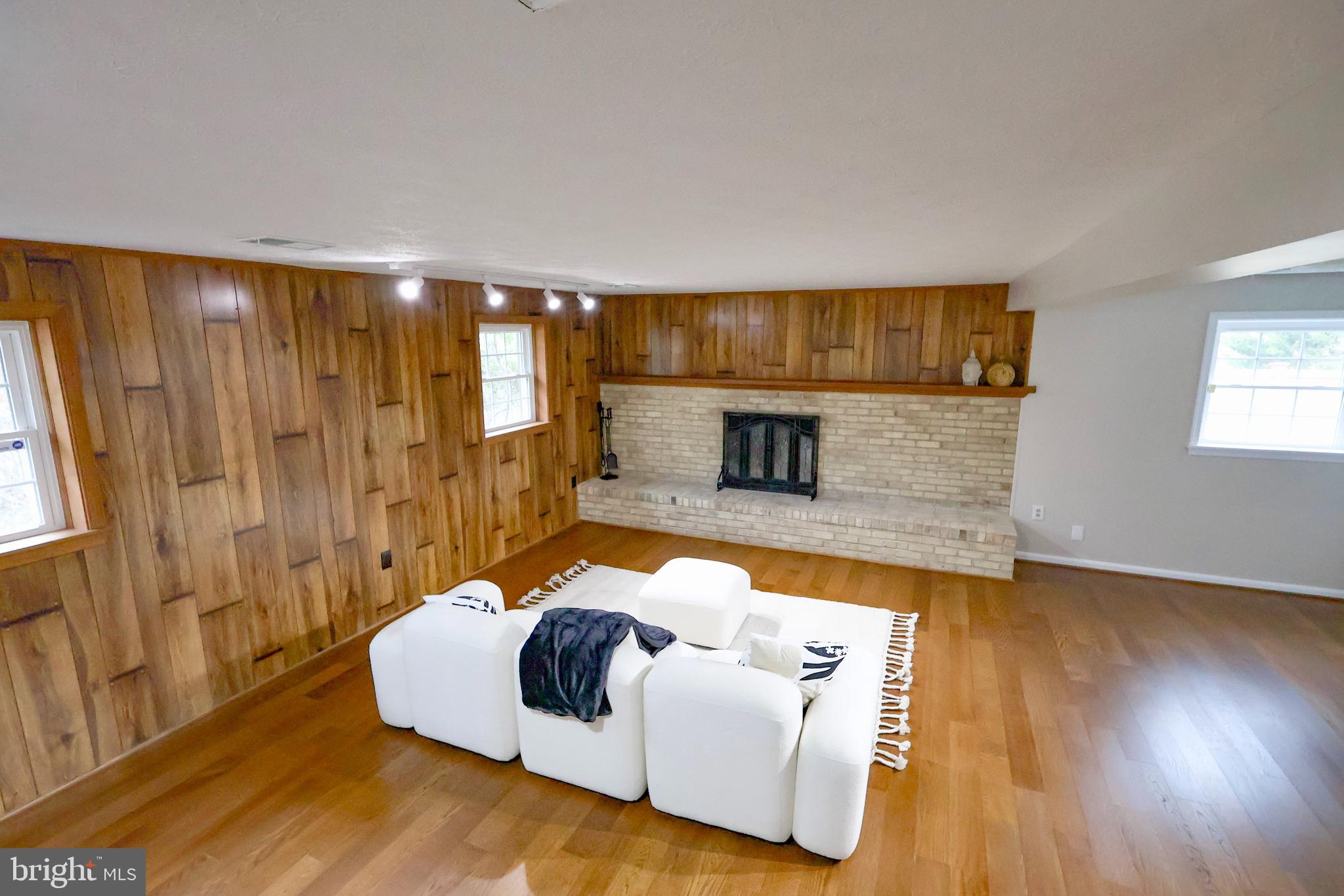 2800 Gunarette Way Silver Spring, MD 20906 - Photo 15 of 48 Large den for family fun.