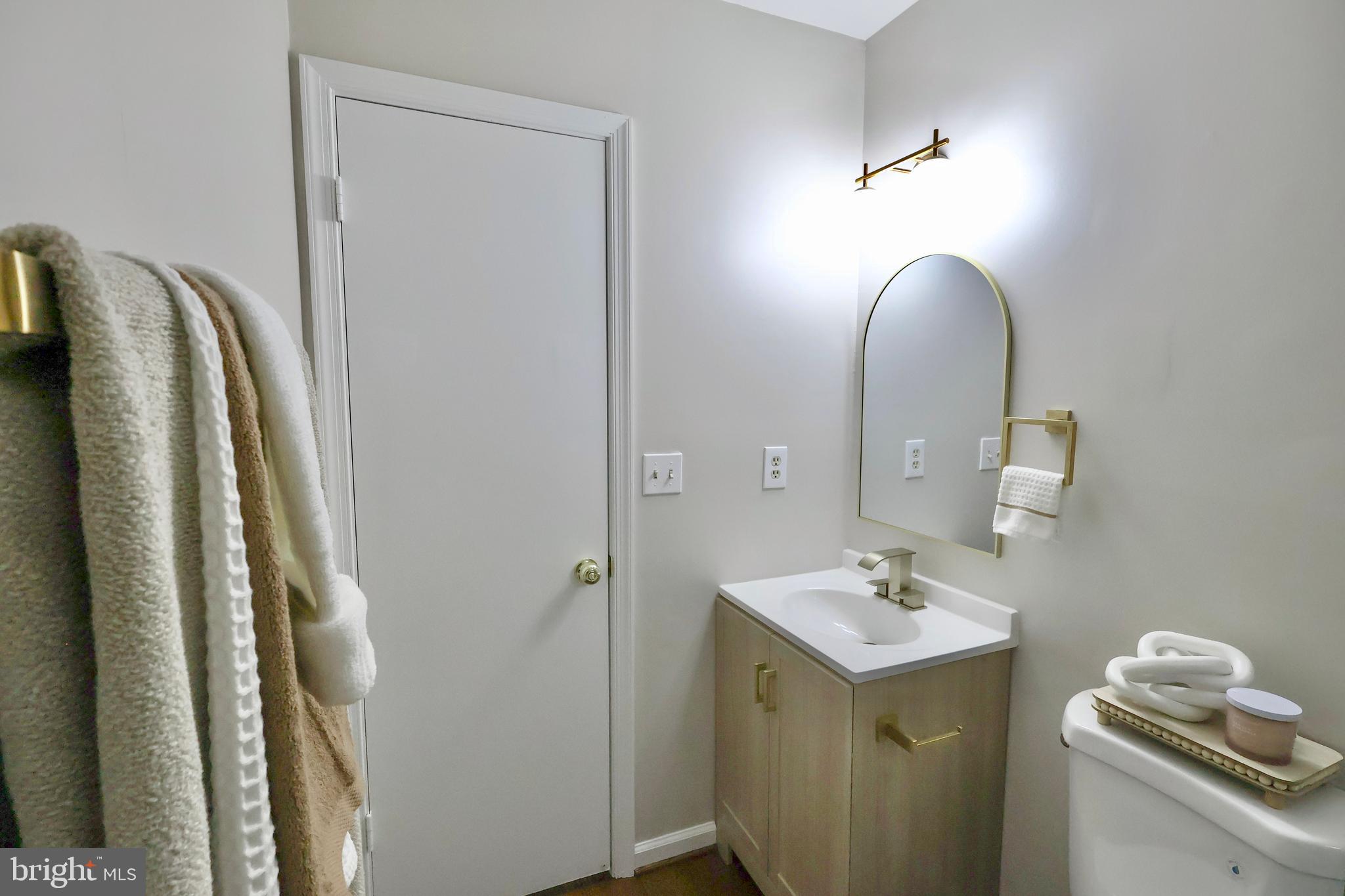 2800 Gunarette Way Silver Spring, MD 20906 - Photo 33 of 48 Upstairs halway bathroom.