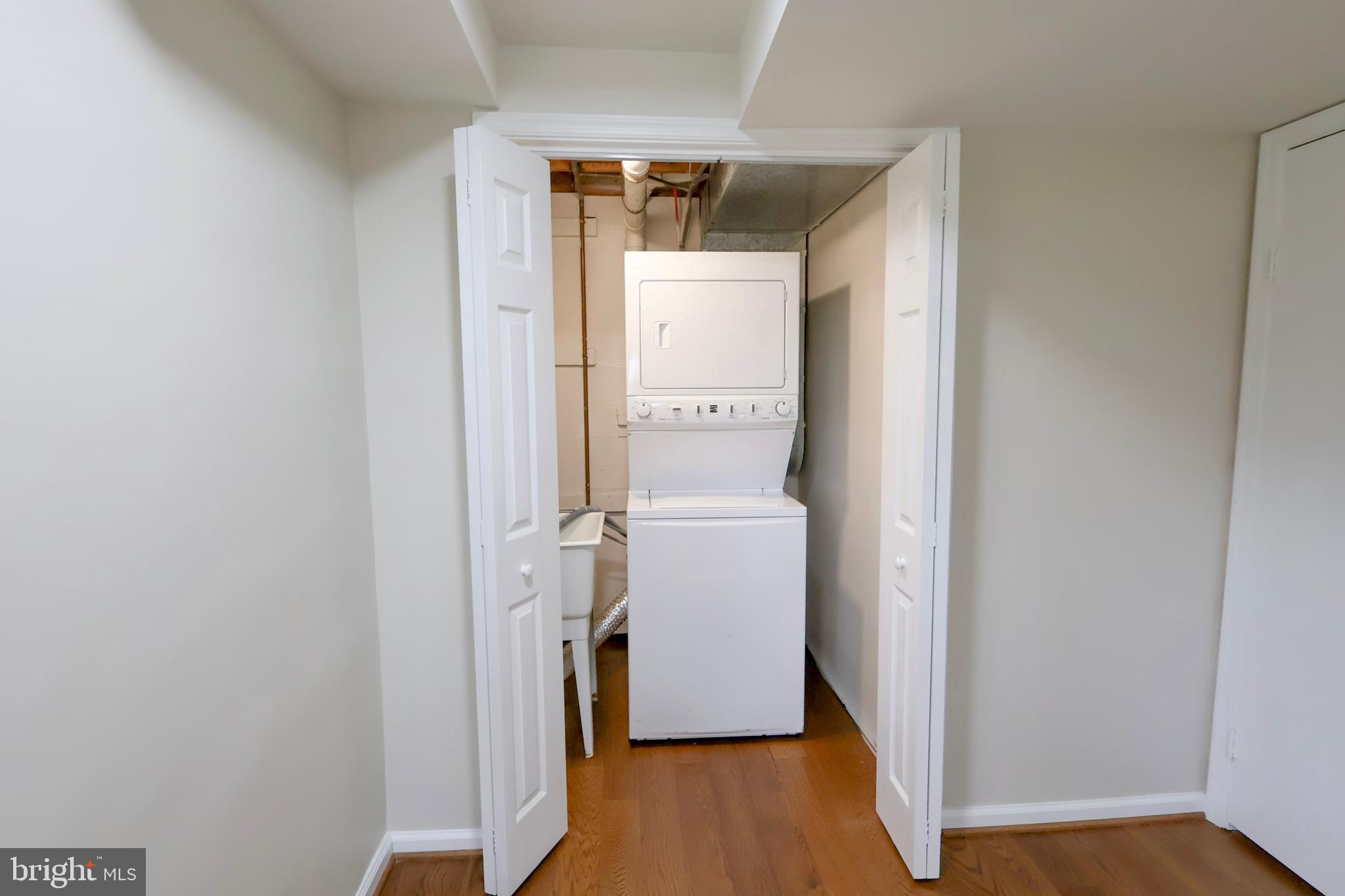 2800 Gunarette Way Silver Spring, MD 20906 - Photo 45 of 48 Washer and dryer.