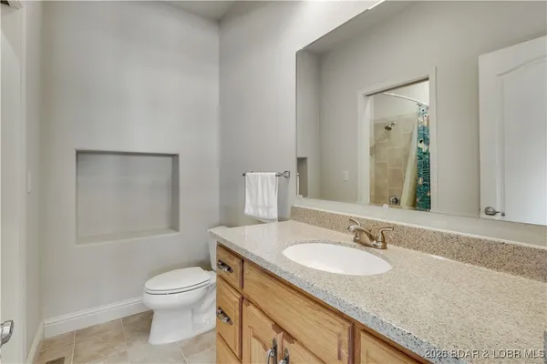 $825,000 | 61 Quiet Meadows Drive, Linn Creek, MO 65052