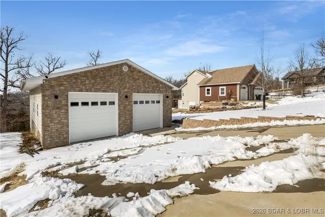 $875,000 | 61 Quiet Meadows Drive, Linn Creek, MO 65052