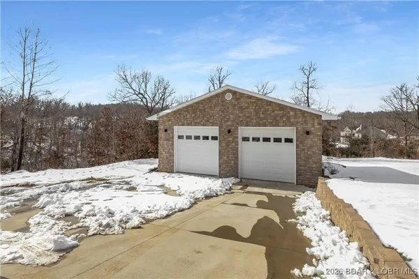 $825,000 | 61 Quiet Meadows Drive, Linn Creek, MO 65052