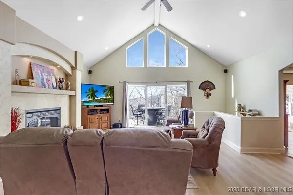 $825,000 | 61 Quiet Meadows Drive, Linn Creek, MO 65052