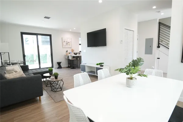 $3,500 | 211 Southeast 4th Street, Unit 3, Hallandale Beach, FL 33009