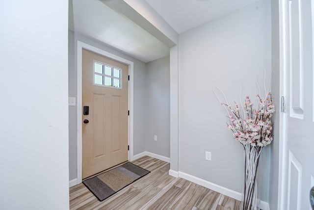 827 Nashua Road Dracut, MA 01826 - Photo 3 of 25