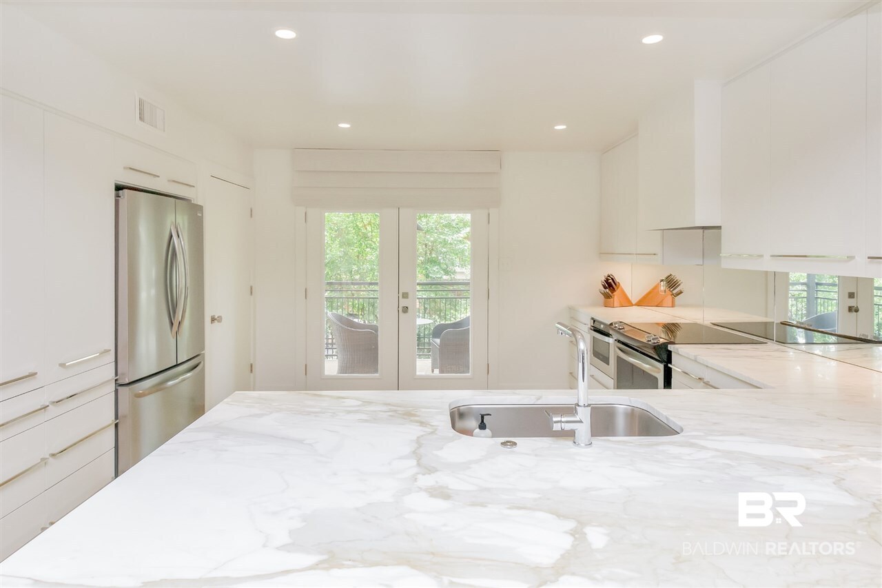 4009 Old Shell Road, Unit E12 Mobile, AL 36608 - Photo 14 of 35