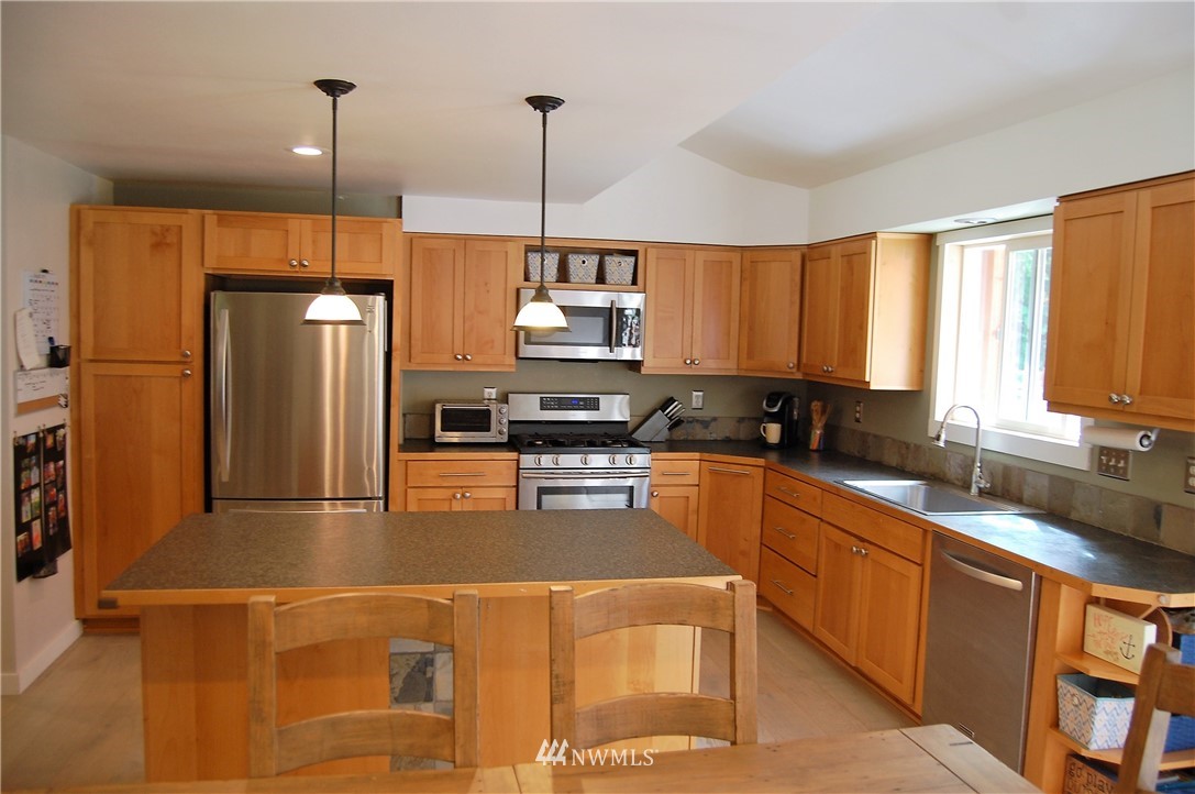 1011 McLeod Road Bellingham, WA 98226 - Photo 6 of 22 Gallery Image 6